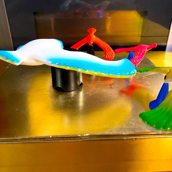 RETRO MAGIC BALANCING  BIRDS (4) FUN TOYS THEY BALANCE OF ALMOST AN… - Picture 6 of 11